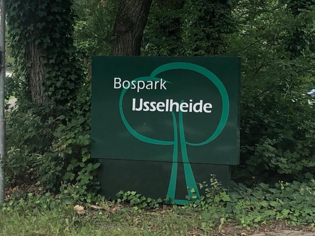 Вілла Vrijstaand Chalet In Bospark Hattemerbroek Екстер'єр фото